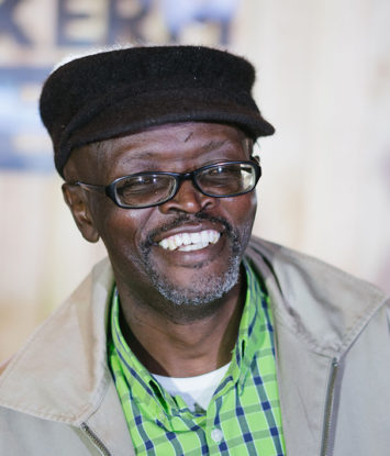 Poppie Nongena slaan 12 pryse los by die Silwerskermfees - 1