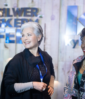 Poppie Nongena slaan 12 pryse los by die Silwerskermfees - 1