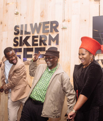 Poppie Nongena slaan 12 pryse los by die Silwerskermfees - 1