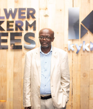 Poppie Nongena slaan 12 pryse los by die Silwerskermfees - 1
