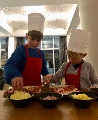 Gesinswegbreek-President-hotel-kaapstad-pizza