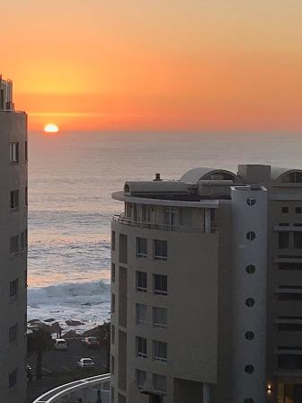 Gesinswegbreek-President-hotel-kaapstad-sonsondergang