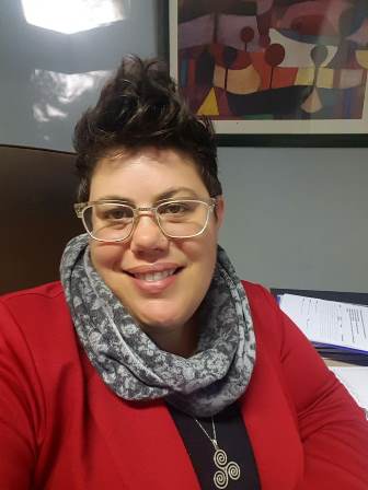 delene-van-dyk-die-werk-van-'n-sex-educator-rooi-baadjie