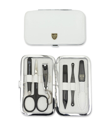 ’n Voorbeeld van ’n naelsorgstel. Foto: Takealot/Kellermann 3 Swords Manicure Set 