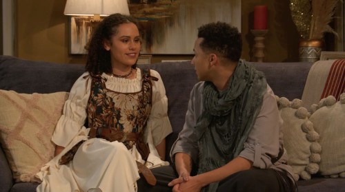 Die aantreklike Claire trek Gary se aandag, en hy haal alles uit om haar te beïndruk. Foto: kykNET