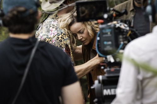 Abbie Cornish skiet 'n toneel in 'Invisible'. Foto: Verskaf