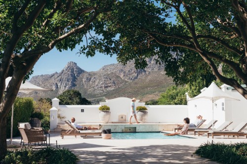 Die natuur is deel van die behandeling. Foto: Steenberg Farm