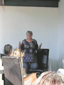 Travel author visits Robertson