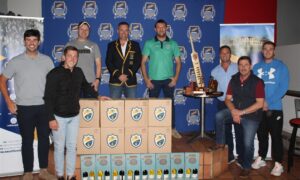 ‘Old Boys’ stap weer op vir ses-aan-’n-kant-krieketstryd