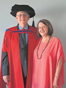Dr. Petrus Venter praat by ontbyt