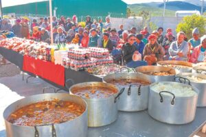 Helpende Handjies voed 1 315 mense op Mandeladag