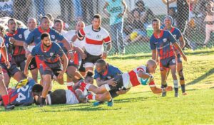 Villagers sit Roses ore aan