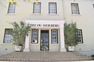 ou herberg vier 100ste jaar