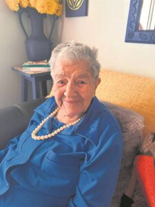 Tannie Carrie is 100