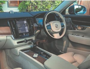 New Volvo S90 ups the ante!