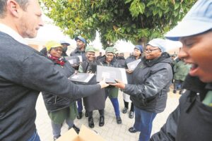 Winery donates tablets to school