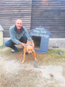 Redder én honde in koue