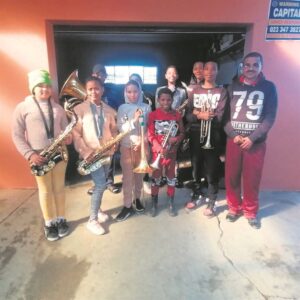 Jacques bring musiek na jeug