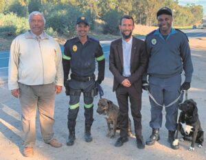 Polisiehonde snuffel ‘bankies’ uit