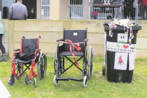 Sinethemba kry drie rolstoele