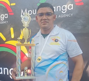 Polisieman van Malmesbury trek die potspelballe vas