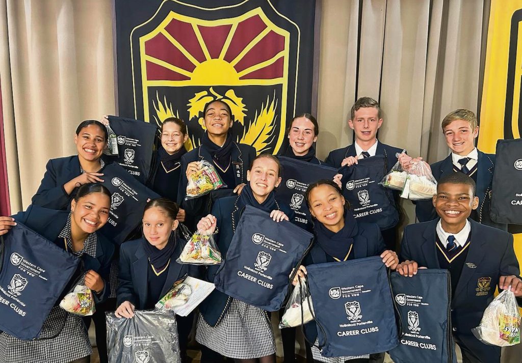 Leerders van die Hoërskool Porterville tydens die bekendstelling van die skool se Loopbaanklub.