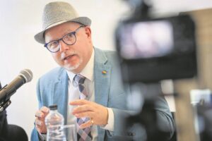 Balfour honours UWC legacy