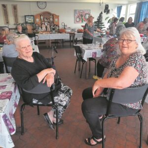 Seniors at Huis Zonnekus in Milnerton treated with gifts and food