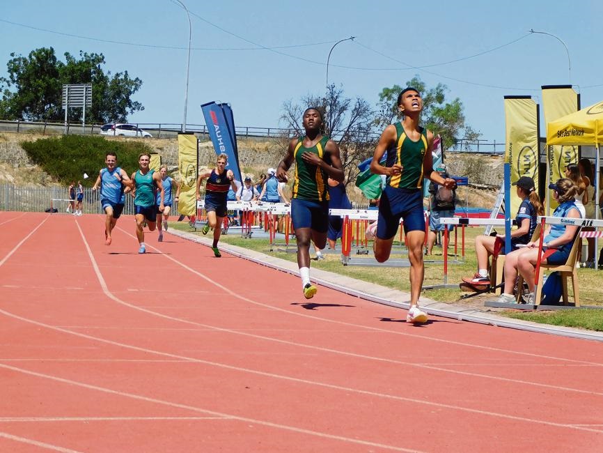 Damian Britz was eerste en Luke Martin tweede in d