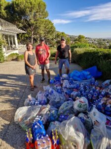 Inwoners maak skenkings vir brandbestryders