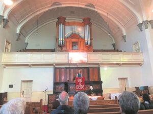 Ysterplaat-gemeente reik uit