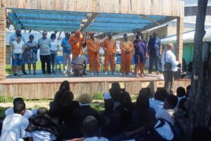 Oud-bendelede keer terug om leerders teen misdaad te waarsku