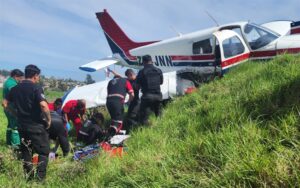 Twee vlieëniers oorleef noodlanding in Kraaifontein