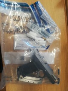Bellville cops nab robbers; man with illegal firearm