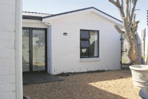 Garden cottage in Heideveld gets facelift