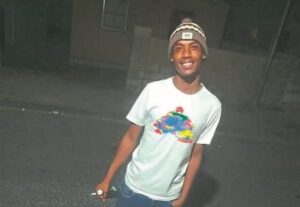 Pastoor se seun sterf koeëldood nadat hy kinders wou aanpraat oor klappers