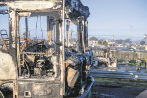 Taxi-staking veroorsaak chaos vir duisende gestrande pendelaars, skole en besighede