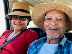 Na meer as 50 jaar gaan pa en dogter saam Kersfees hou