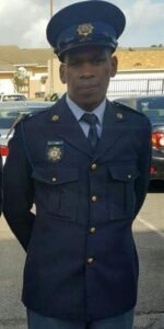 Roudiens vir polisieman gehou