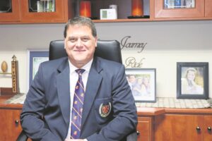 Hoërskool Brackenfell se nuwe skoolhoof tree aan