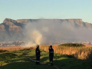 No damage after Rietvlei reserve fire doused