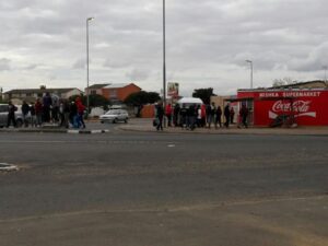 Taxis close off Bonteheuwel after murder