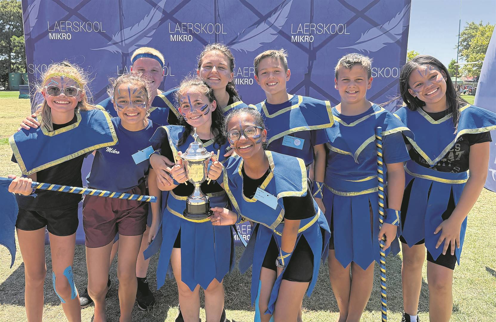 Foto van die blouspan se dirigente.