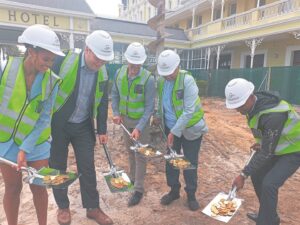 Groundbreaking extension at Grandwest