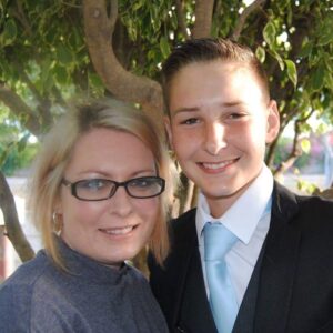 Hoërskool-rugbyster en ma in hospitaal na huis brand