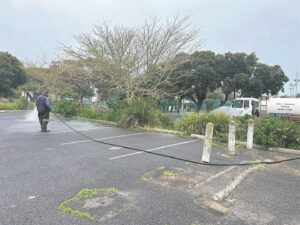 Parking lot cleaned in Milnerton