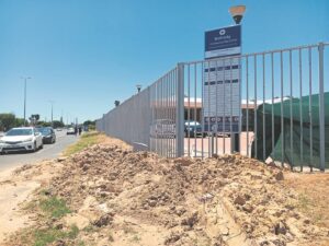 Dele van Bothasig sonder water gelaat nadat pype bars