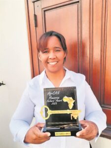 Vrou van Eersterivier wen toekenning vir boeke