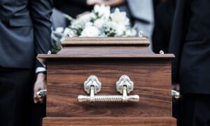 Begrafnis-chaos: vrou van Belhar uit meer as R18 000 gekul