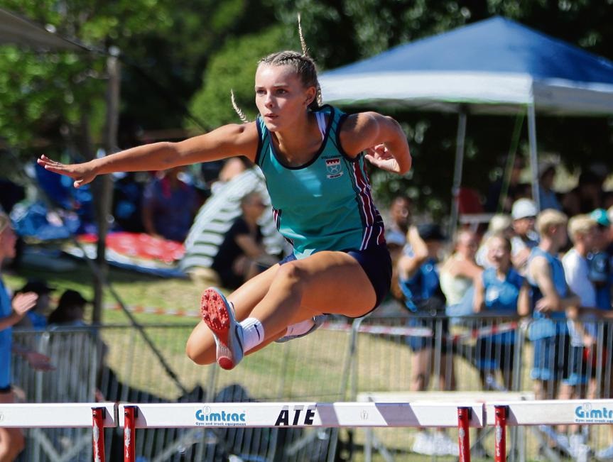 Nina Rose het tweede gekom in die 400?m-item vir m